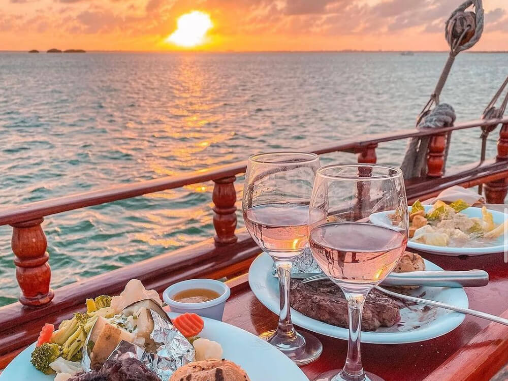 Columbus Tour, Romantic Experience in Cancun