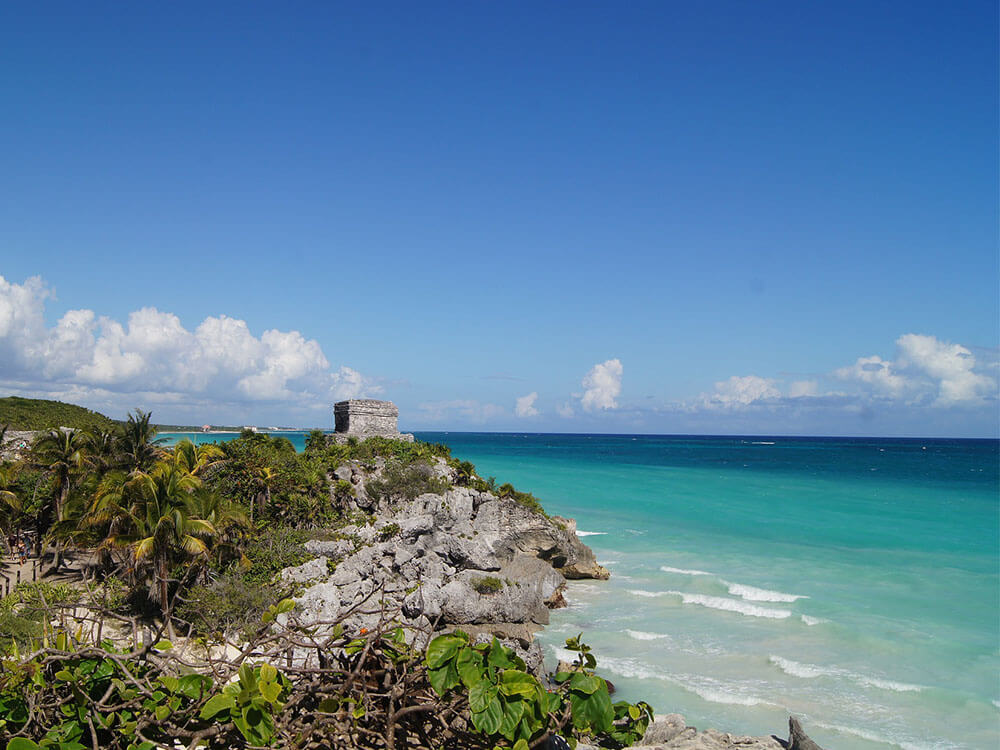 Five destinations in one day: Tulum, Cobá, Cenote, Mayan Village and Playa del Carmen