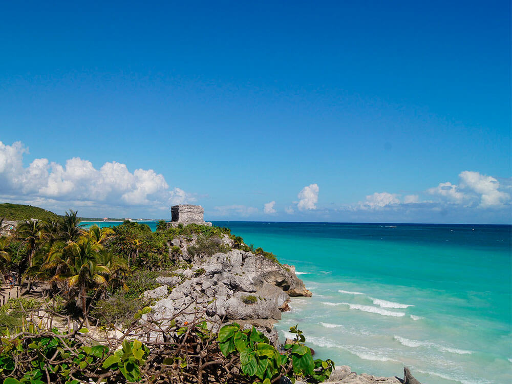 Five destinations in one day: Tulum, Cobá, Cenote, Mayan Village and Playa del Carmen