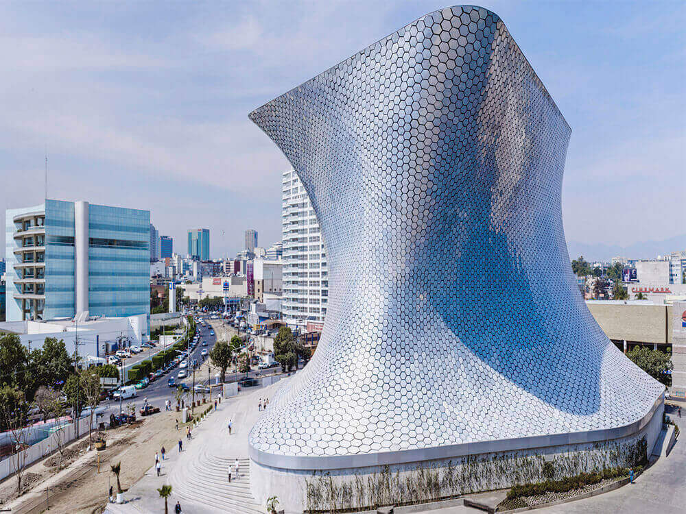 City tour in Mexico and visit the anthropology museum