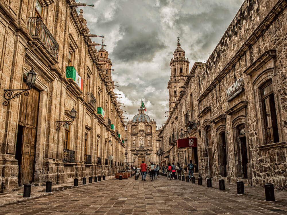 City tour in Mexico and visit the anthropology museum