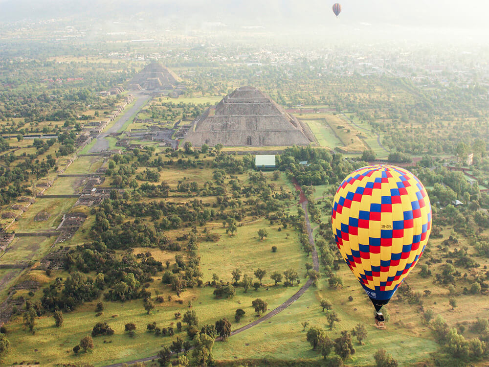 Hot -Air Balloon Flight over Teotihuacan Pyramids